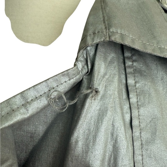 Vertigo Paris Silver Double-Breasted Cap Sleeves Top Size Large - Picture 6 of 8